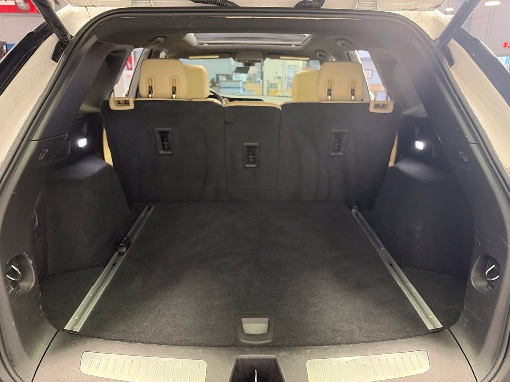 Used 2017 Cadillac XT5 Luxury w/ Driver Awareness Package AWD/4WD image 32