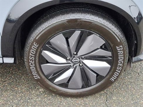 Used 2024 Nissan Ariya AWD image 9