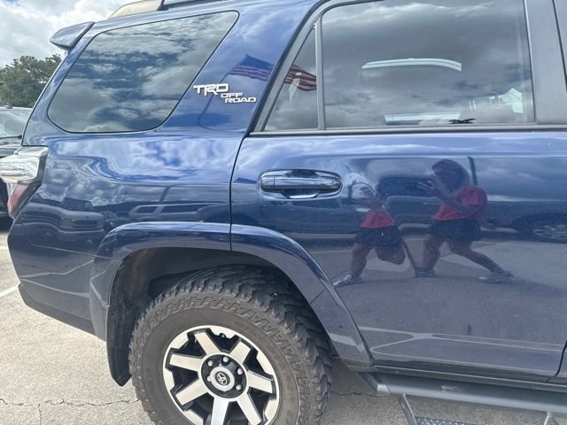 Used 2021 Toyota 4Runner TRD Off-Road AWD/4WD image 13