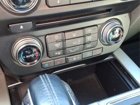 Used 2017 Ford F150 Lariat w/ Equipment Group 502A Luxury AWD/4WD image 39