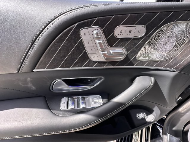 Used 2025 Mercedes-Benz Maybach GLS 600 4MATIC image 20
