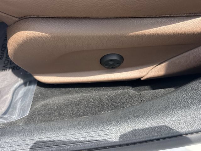 Used 2018 Mercedes-Benz E 300 4MATIC image 12