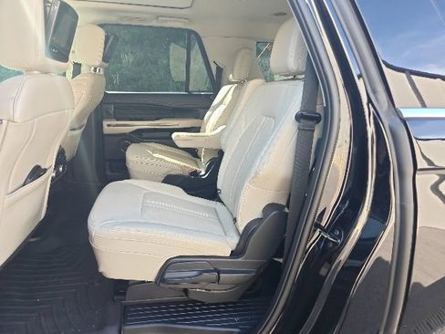 Used 2021 Ford Expedition Max Platinum RWD image 10