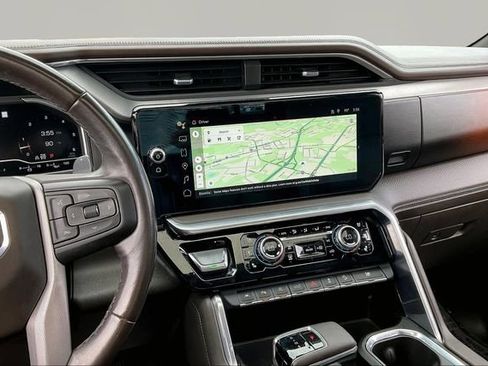 Used 2023 GMC Sierra 1500 Denali w/ Technology Package AWD/4WD image 9