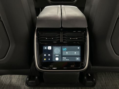 Used 2024 Rivian R1S Adventure AWD/4WD image 30