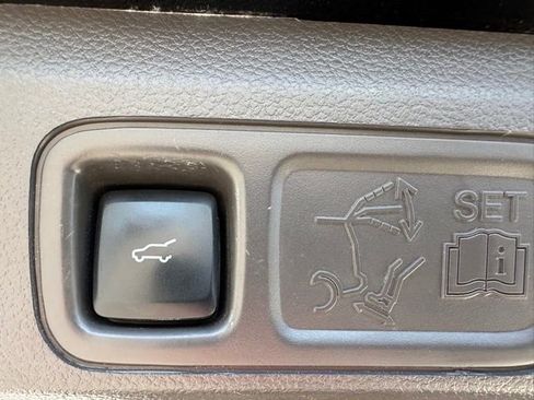 Used 2022 Lincoln Navigator Reserve image 16