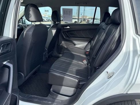 Used 2024 Volkswagen Tiguan SE AWD/4WD image 15