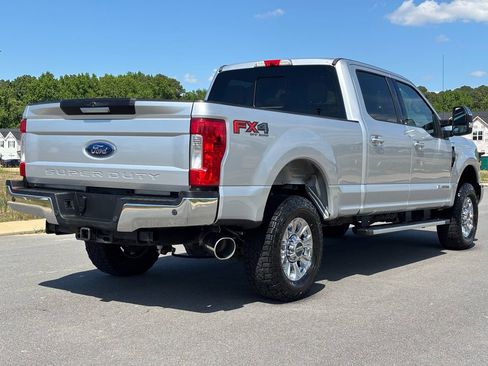 Used 2017 Ford F250 XLT w/ XLT Premium Package AWD/4WD image 4