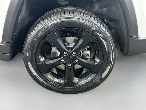 New 2026 Jeep Grand Cherokee Limited image 17