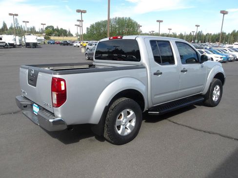 Used 2009 Nissan Frontier SE w/ SE Value Truck Pkg AWD/4WD image 5