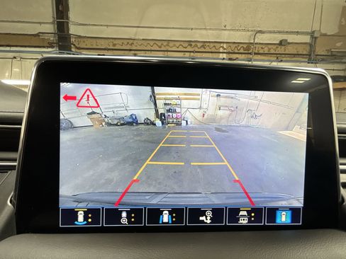 Certified 2021 Chevrolet Tahoe Z71 w/ Z71 Signature Package image 16