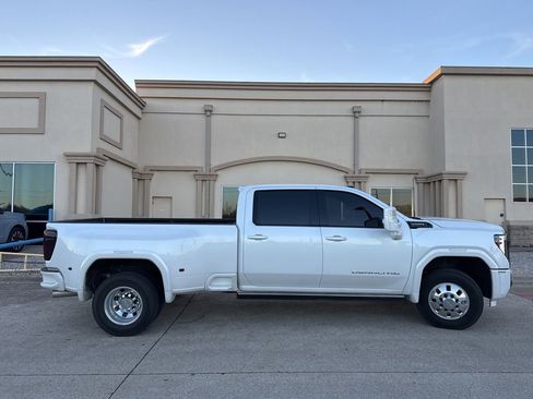 Used 2025 GMC Sierra 3500 Denali Ultimate image 15