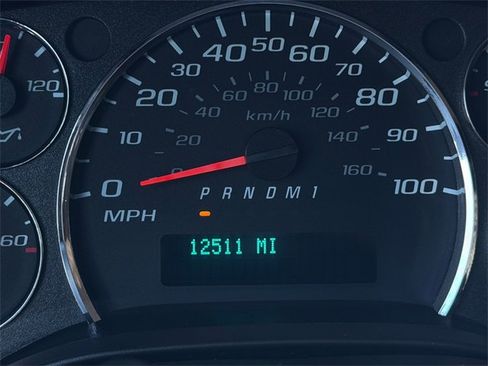 Used 2024 Chevrolet Express 2500 w/ Driver Convenience Package image 19