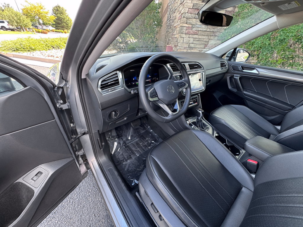 Used 2024 Volkswagen Tiguan SE AWD/4WD image 22