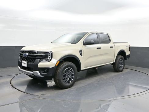 New 2025 Ford Ranger XLT w/ Equipment Group 301A High image 32