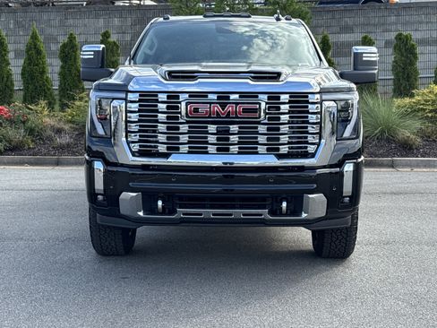 New 2025 GMC Sierra 2500 Denali w/ Denali Reserve Package image 3