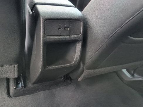 Used 2024 Chevrolet Trax RS w/ Sunroof Package FWD image 36