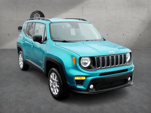 Used 2022 Jeep Renegade Latitude w/ Convenience Group image 3