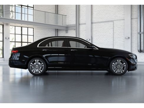 Used 2023 Mercedes-Benz E 350 4MATIC Sedan image 10