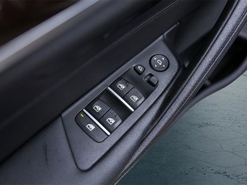 Used 2020 BMW 530i image 26