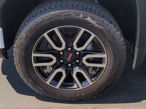 New 2026 GMC Sierra 1500 AT4 w/ AT4 Premium Package AWD/4WD image 34