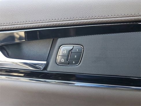 Used 2023 Lincoln Nautilus FWD image 17