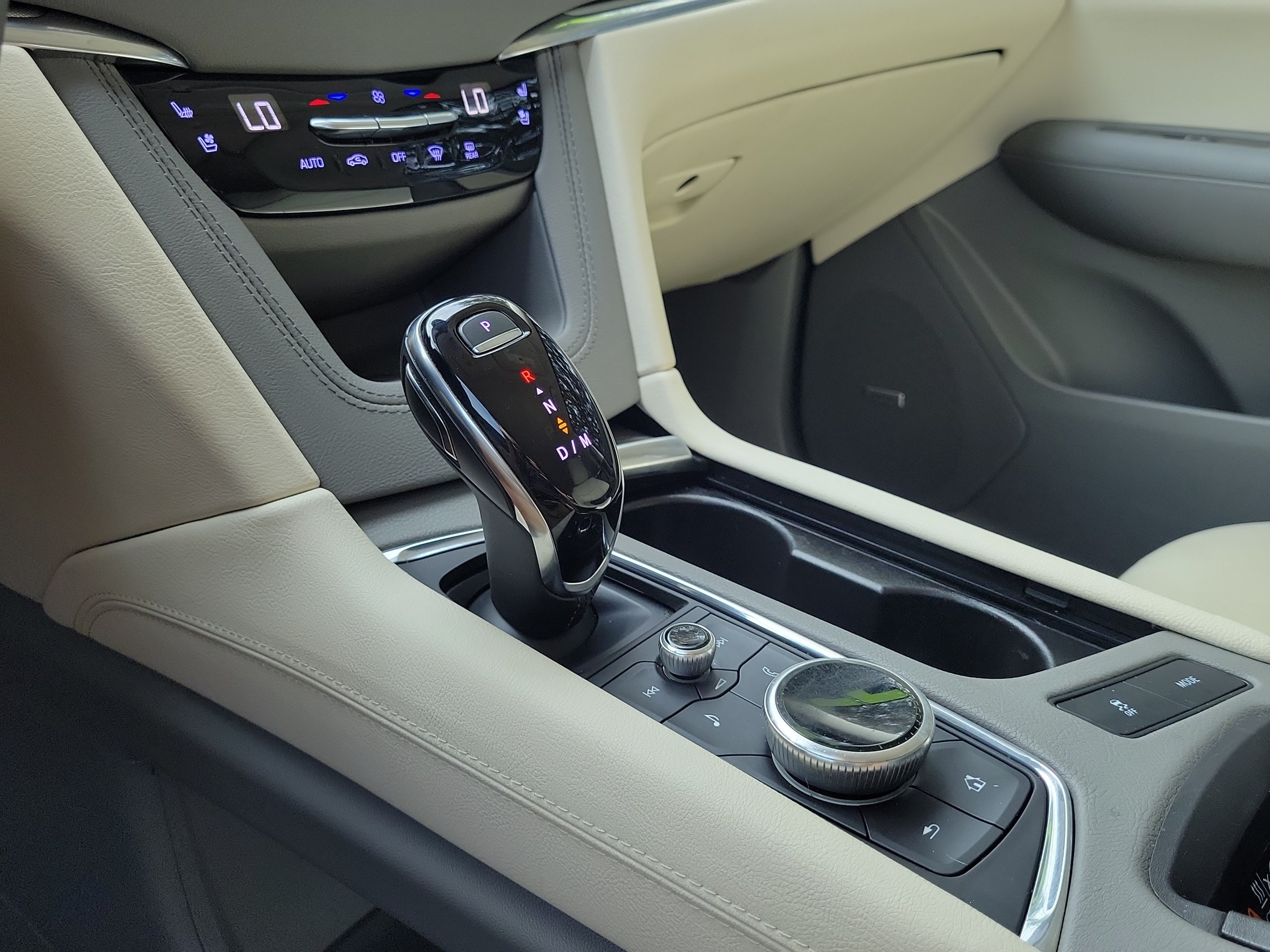 Used 2022 Cadillac XT5 Premium Luxury FWD image 27
