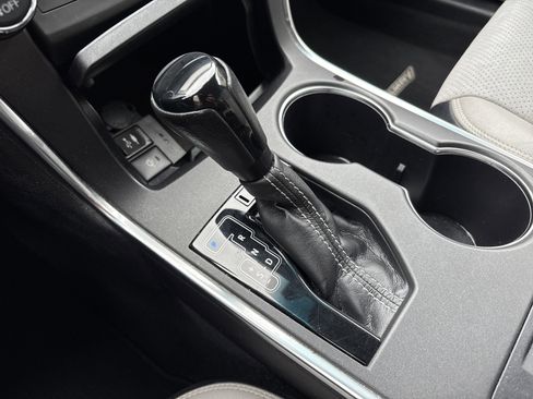 Used 2017 Toyota Camry XSE FWD image 31