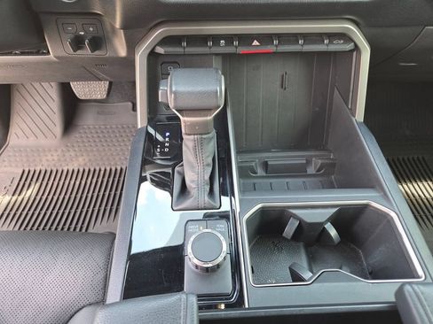 Used 2025 Toyota Tundra SR5 w/ SR5 Premium Package RWD image 31