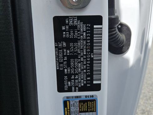 Used 2024 Kia Telluride S image 16