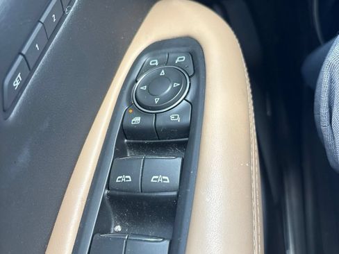 Used 2023 Cadillac XT5 Premium Luxury w/ Platinum Package FWD image 11