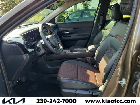 Used 2025 Nissan Kicks SR FWD image 20