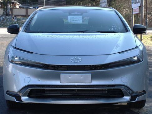New 2026 Toyota Prius Plug-In Hybrid FWD image 2