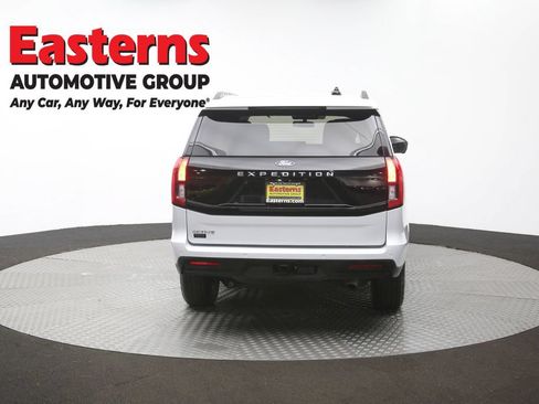 Used 2025 Ford Expedition Active AWD/4WD image 37
