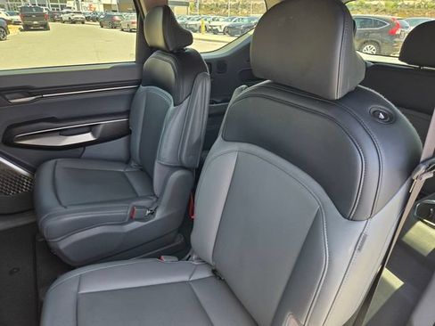Used 2024 Kia EV9 Light Long Range RWD image 11
