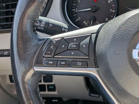 Used 2017 Nissan Rogue Sport SL image 18