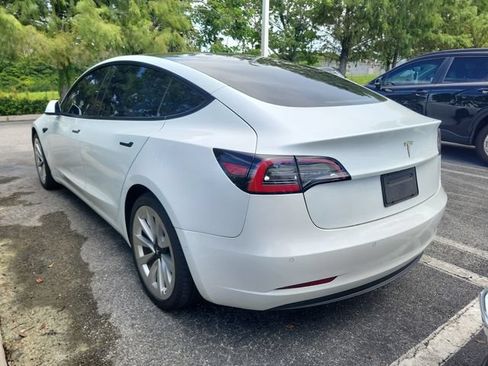 Used 2021 Tesla Model 3 Standard Range Plus RWD image 4