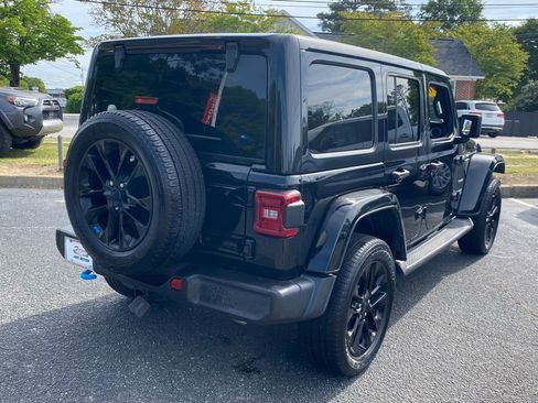 Used 2023 Jeep Wrangler Unlimited Sahara AWD/4WD image 17