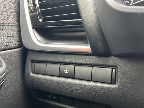 Used 2022 Nissan Rogue SV image 18