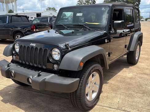 Used 2014 Jeep Wrangler Unlimited Sport w/ Quick Order Package 24S AWD/4WD image 1