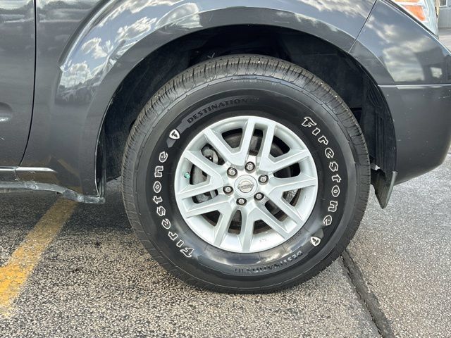 Used 2015 Nissan Frontier SV w/ SV Value Truck Package RWD image 12