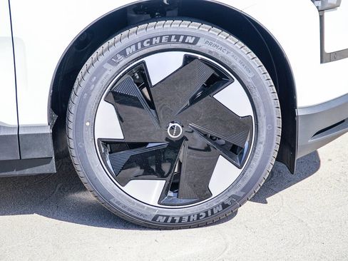 New 2026 Volvo EX30 Plus image 9