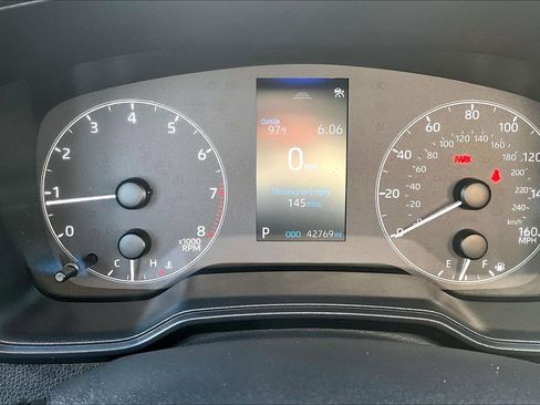 Used 2023 Toyota Corolla SE w/ SE Premium Package image 19