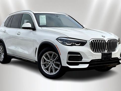 Used 2023 BMW X5 xDrive40i w/ Parking Assistance Package image 3