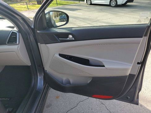 Used 2016 Hyundai Tucson SE w/ Option Group 02 FWD image 12