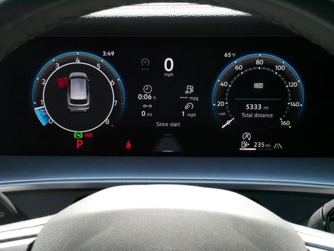 Certified 2025 Volkswagen Tiguan SE R-Line AWD/4WD image 21
