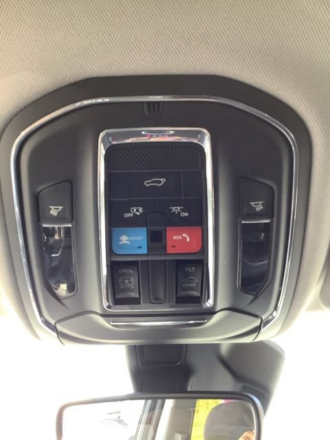 Used 2023 Jeep Grand Cherokee L Laredo w/ Luxury Tech Group I AWD/4WD image 24