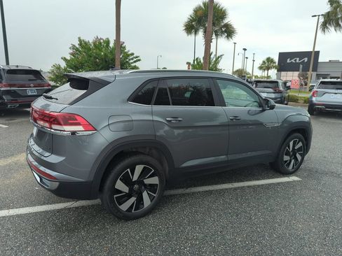 Used 2024 Volkswagen Atlas Cross Sport SE AWD/4WD image 5