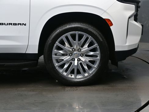 Used 2023 Chevrolet Suburban RST w/ Luxury Package image 9