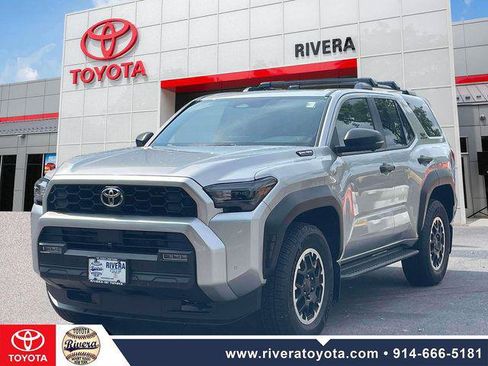 Certified 2025 Toyota 4Runner TRD Off-Road Premium w/ Tow Technology Package AWD/4WD image 4